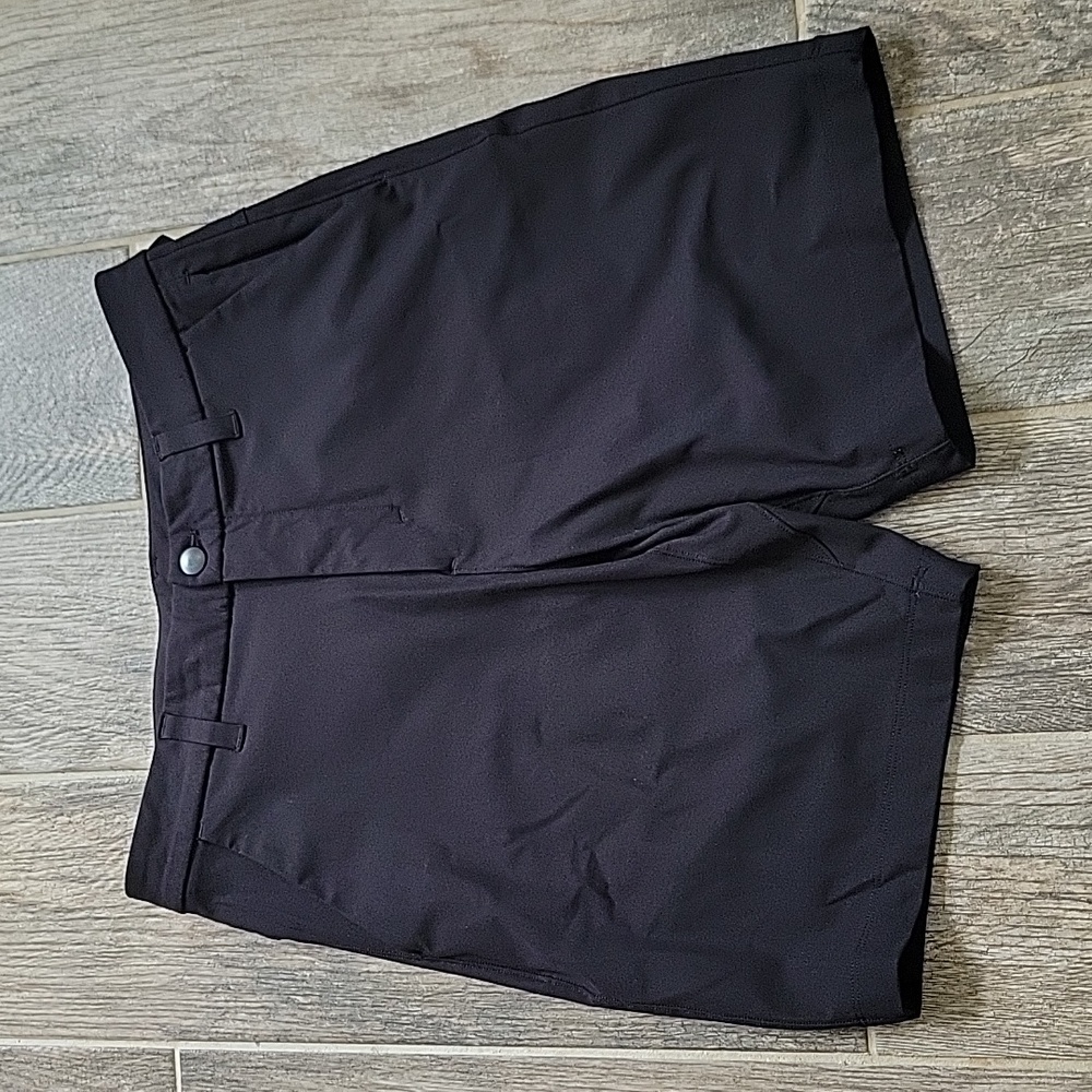 Lululemon Athletica Commission Classic Shorts Black Size 28